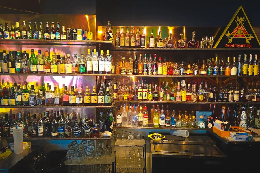 Churchill's bar — craft cocktails and spirits